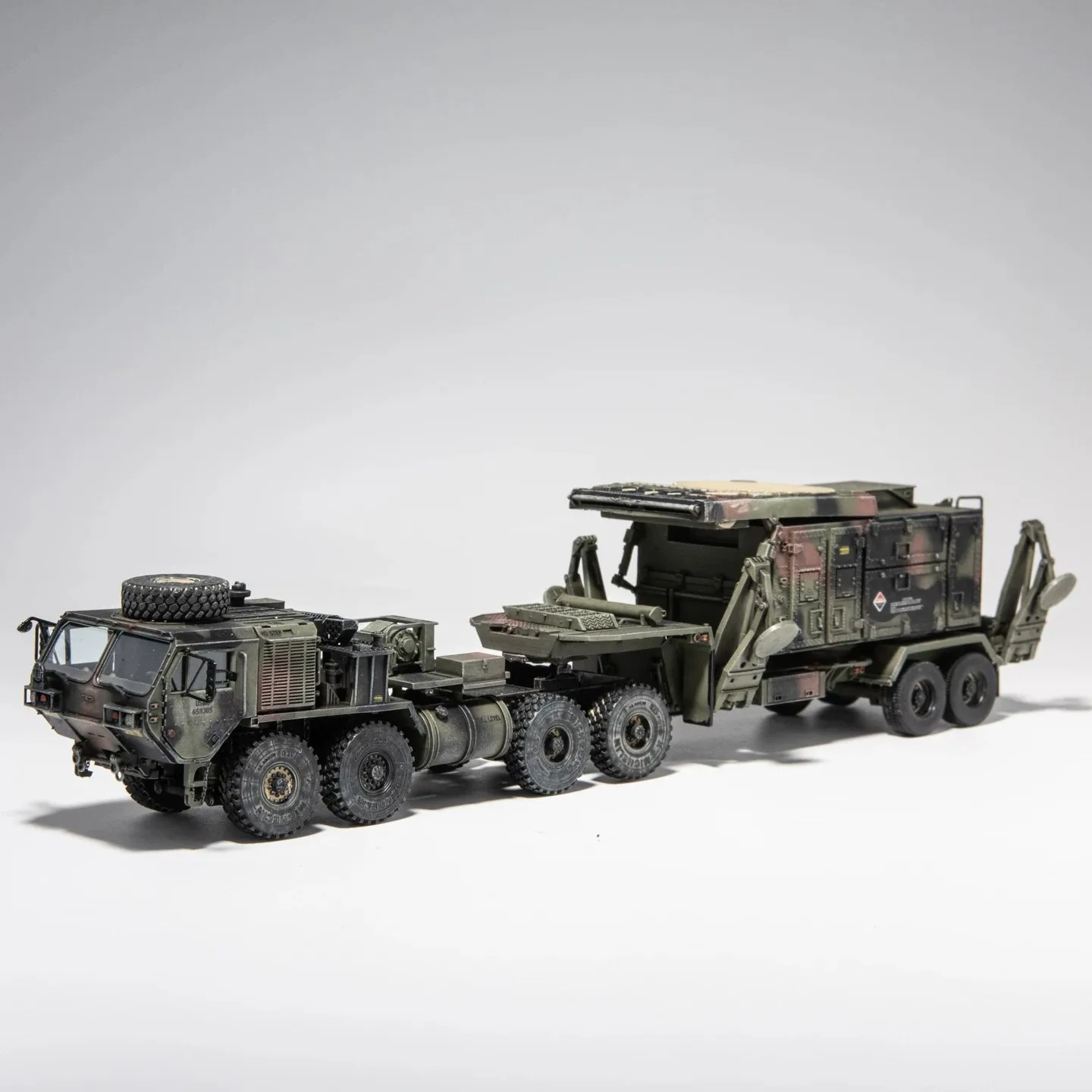 AM 1/72 US Patriot MPQ-53 Fire Control Radar Vehicle, can be matched with diorama and Patriot missile finished model
