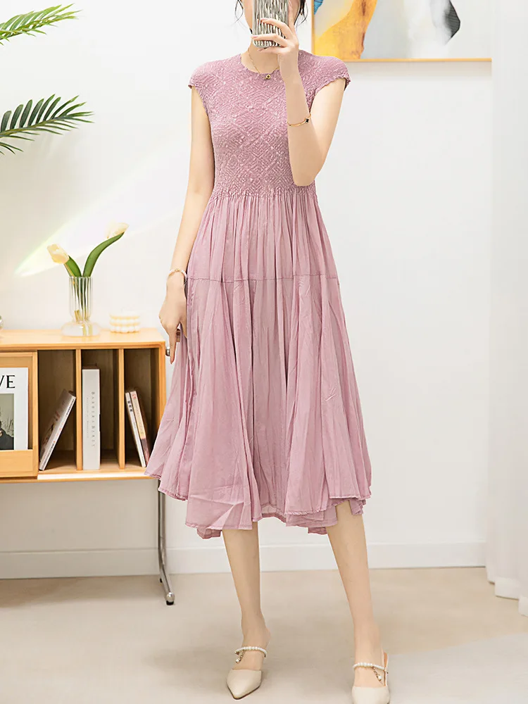 

MIYAKE Wrinkled New Fashionable Style Heavy duty Embroidered Round Neck Sleeveless Waist Swing Dress [20240591]