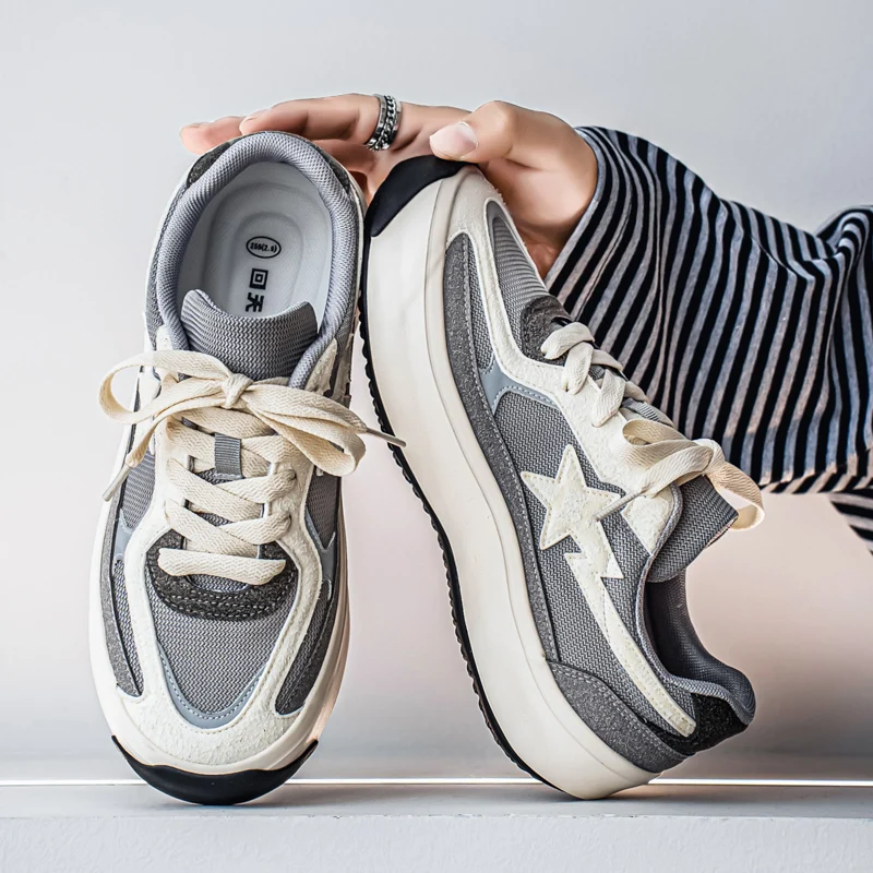 

DAWSRi Men's Retro Chunky Sneakers with Star Design Breathable Mesh Upper and Cushioned Sole for All-Day Comfort and Urban Style