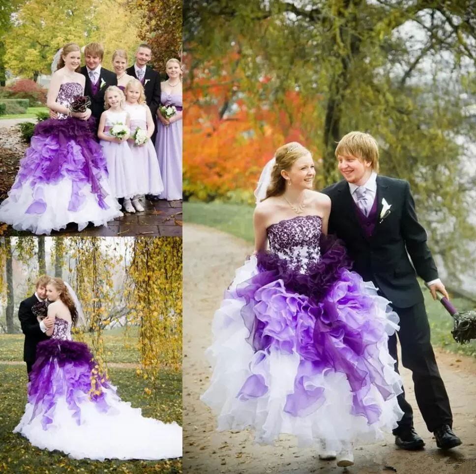 Robes de mariée gothiques ombrées violettes et blanches, appliques en organza sans bretelles, train de chapelle de pays occidentaux, robe de mariée à lacets