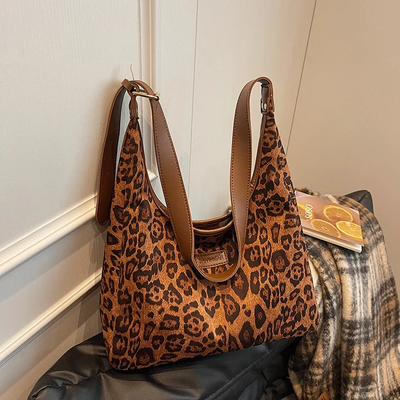 

2025 New Autumn/Winter Retro Leopard Tote Bag - Spacious Underarm/Crossbody Purse, Premium Work & Casual Bag for Women