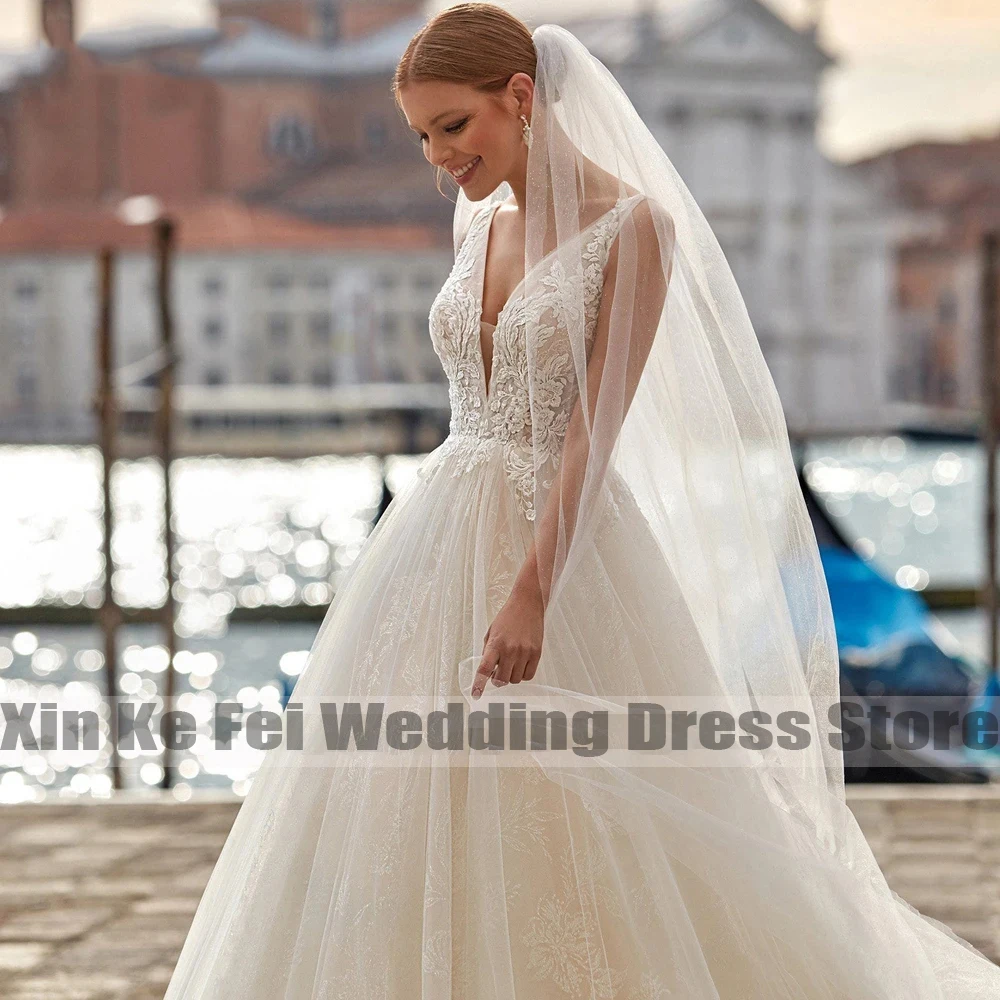 Beautiful Elegant A-Line Beach Wedding Dresses New 2023 V-Neck Illusion Bride Dress Gorgeous Appliques Romantic Bridal Gowns