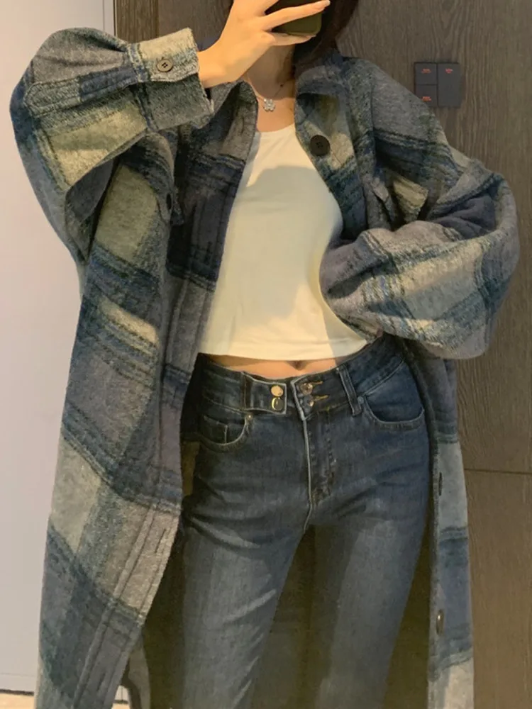 [EWQ] Korean Loose Long Sleeve Blue Plaid Woolen Coat  Single Breasted Warm And Thick Women Winter Overcoats 2024 Autumn 16O2474