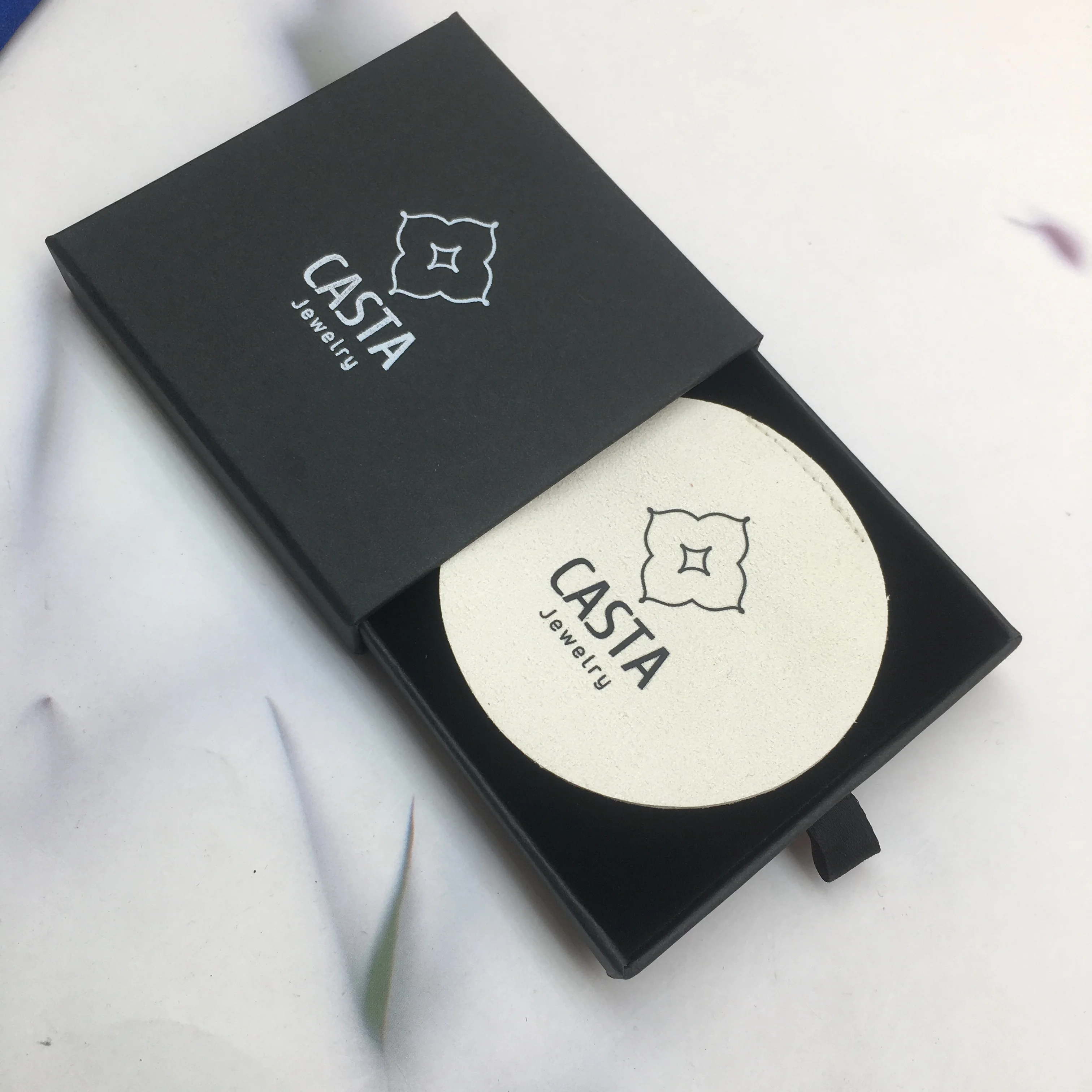 

Персонализированная бежевая шкатулка для драгоценностей 9x9x2,5 см с индивидуальным логотипом 8x8 см, сумка из микрофибры, замшевая бархатная сумка, органайзер для колец и сережек