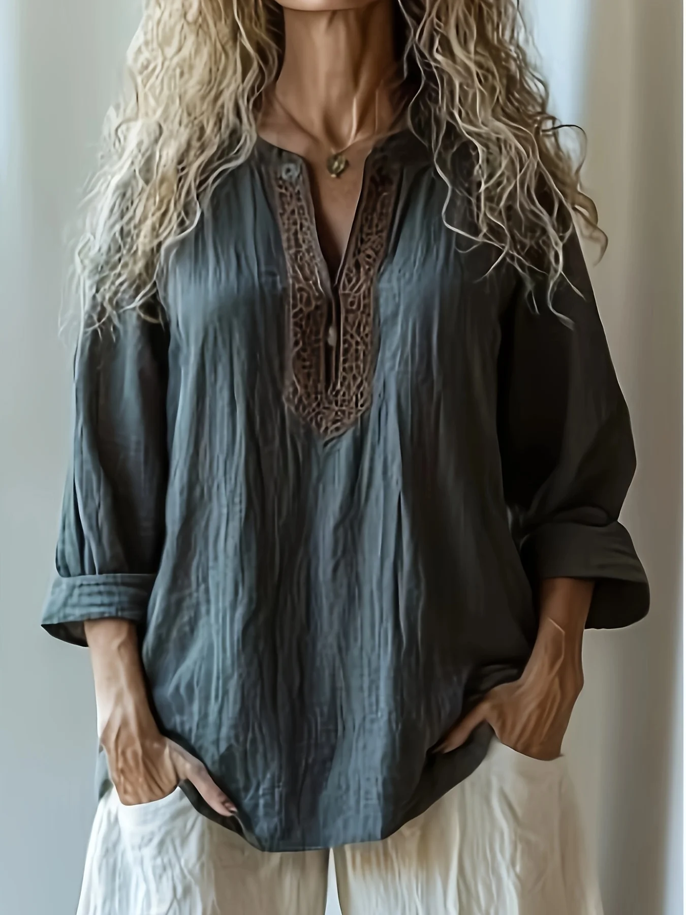 Retro lazy style pure cotton top, spring and autumn loose V-neck long-sleeved fabric comfortable soft top.