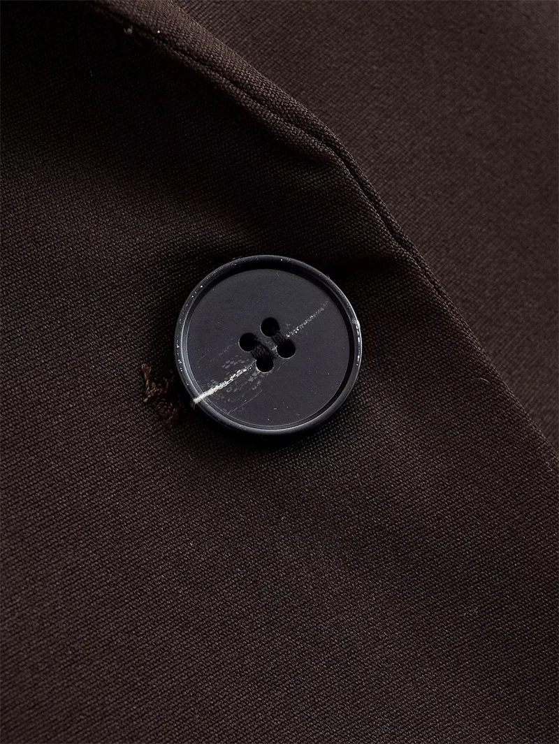 معطف نسائي شتاء 2025 جديد بني عميق كم طويل بسيط فضفاض مناسب بزر واحد سترة موضة غير رسمية نمط متعدد الاستخدامات