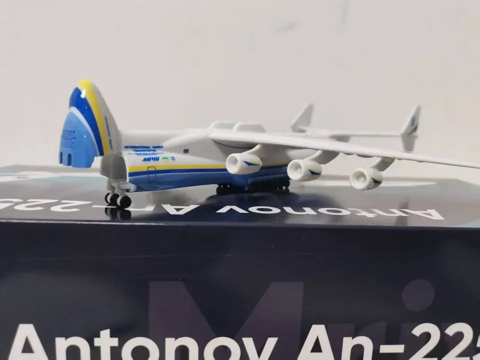 1/400スケール 20cm アン-225「ミリヤ」輸送機 合金製模型 アントノフ