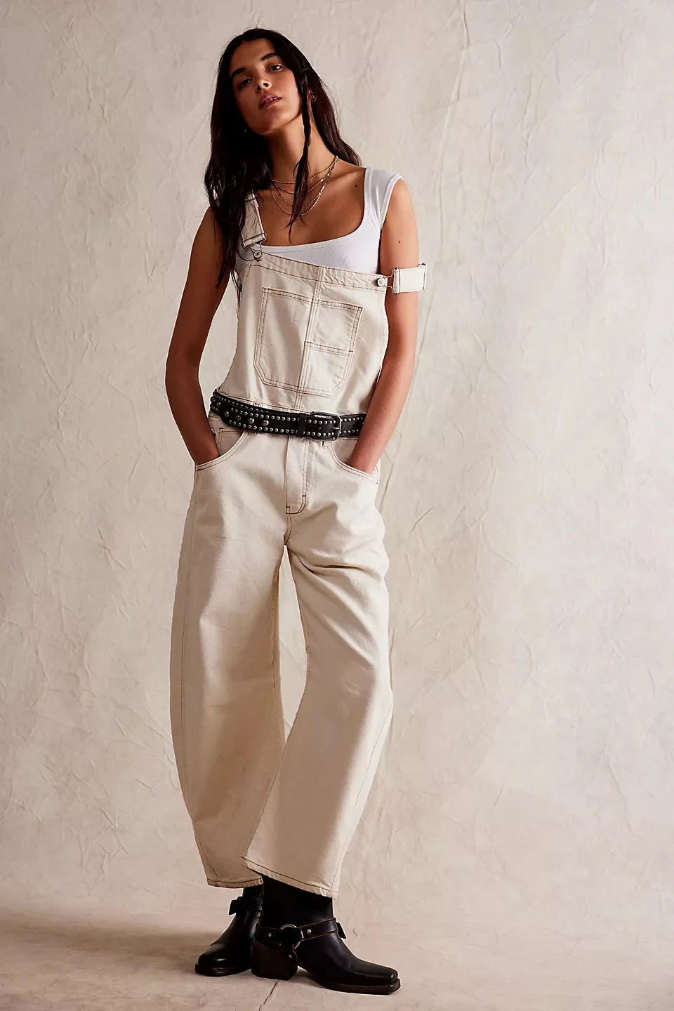 

Women's Fashion Denim Overalls Loose Fit Classic Bib Casual Stretchy Jeans Jumpsuit Tapered Leg Streetwear Overalls Fashion