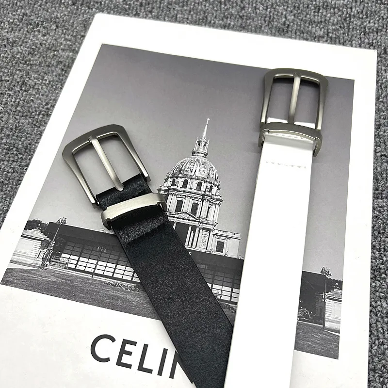 حزام جلد طبيعي بإبزيم فضي كلاسيكي عصري للجنسين بطبقة علوية من جلد البقر إكسسوار أنيق للرجال والنساء