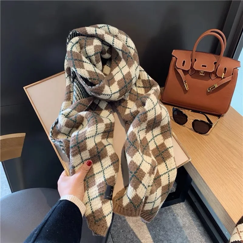 Christmas Plaid Scarf for Women in Winter,vintage Diamond Shaped Versatile Thick Knitted Yarn Imitation Cashmere Scarf