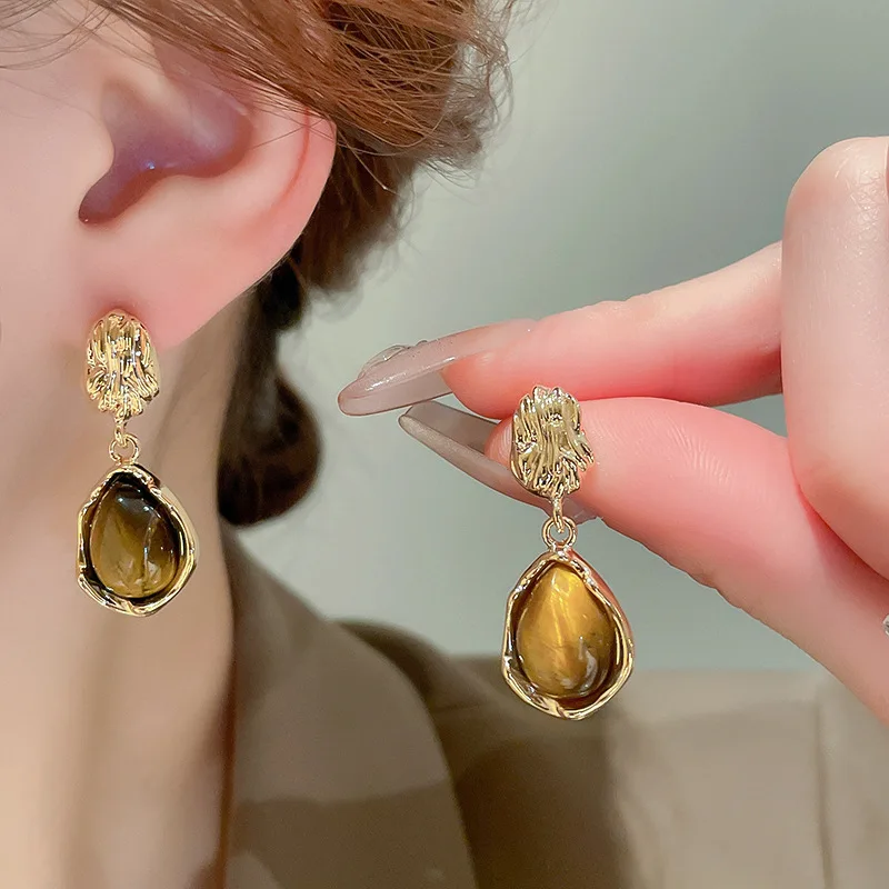 Maillard Translucent Tiger Eye Stone Stud Earrings Vintage Irregular Water Drop Ear Studs for Women Trendy Ear Jewelry Gifts F