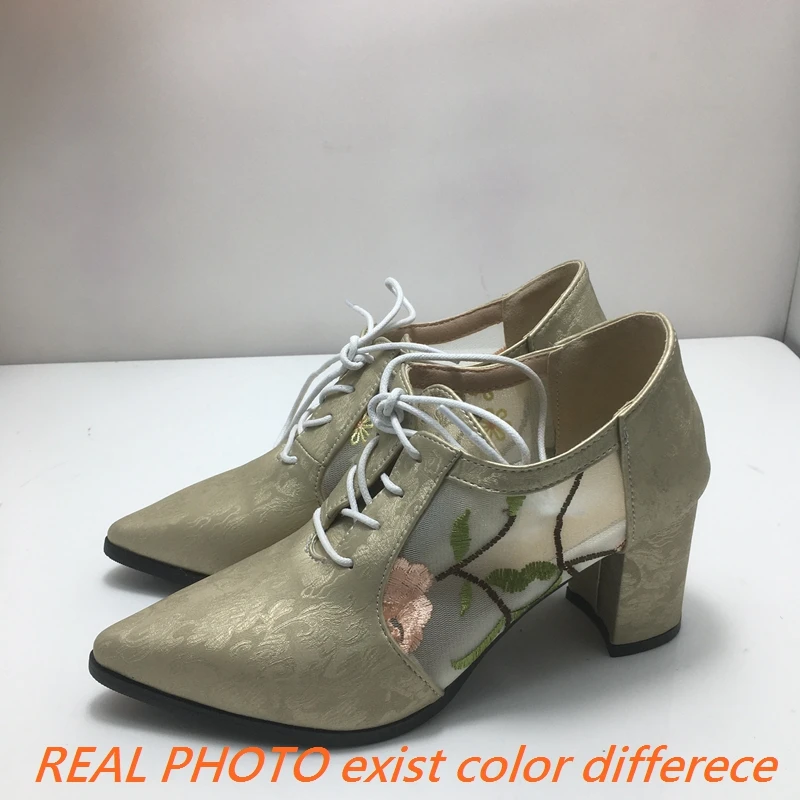 

Girseaby Модные женские туфли-лодочки с острым носком на блочном каблуке 7 см, кружево, разноцветная вышивка, большой размер 41 42 43, винтажная элегантная обувь