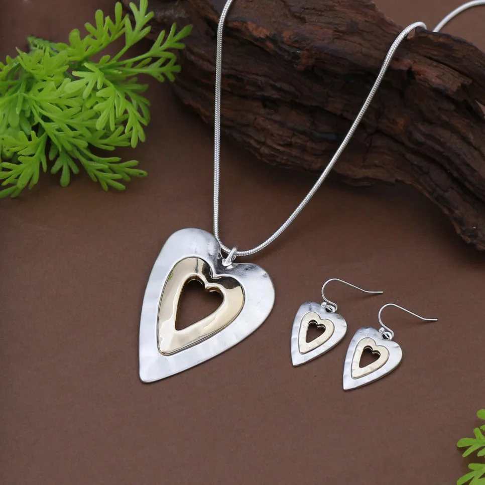 Jewelry DIY accessories new hollow metal love earrings, pendant set, women's simple and high-end heart-shaped mixed-color neckla