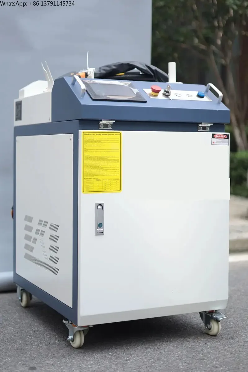 

3000W Laser Cleaning Machine For Rust Oil Dust , Paint And Varnish, Mini Cabinet