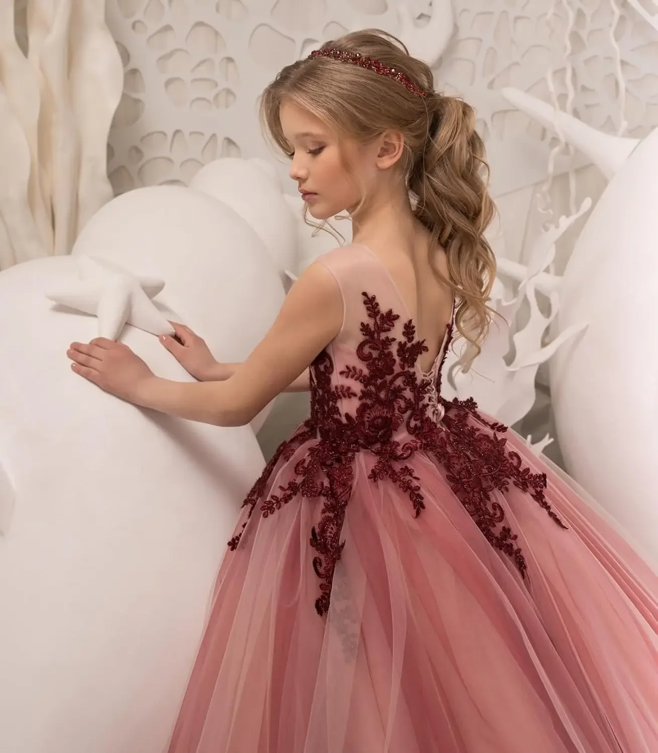 Pageant Dresses For Girls Lace Appliaue Flower Girl Dress Tulle Pageant Dress for Girls Long Sleeveless Princess Party Ball Gown