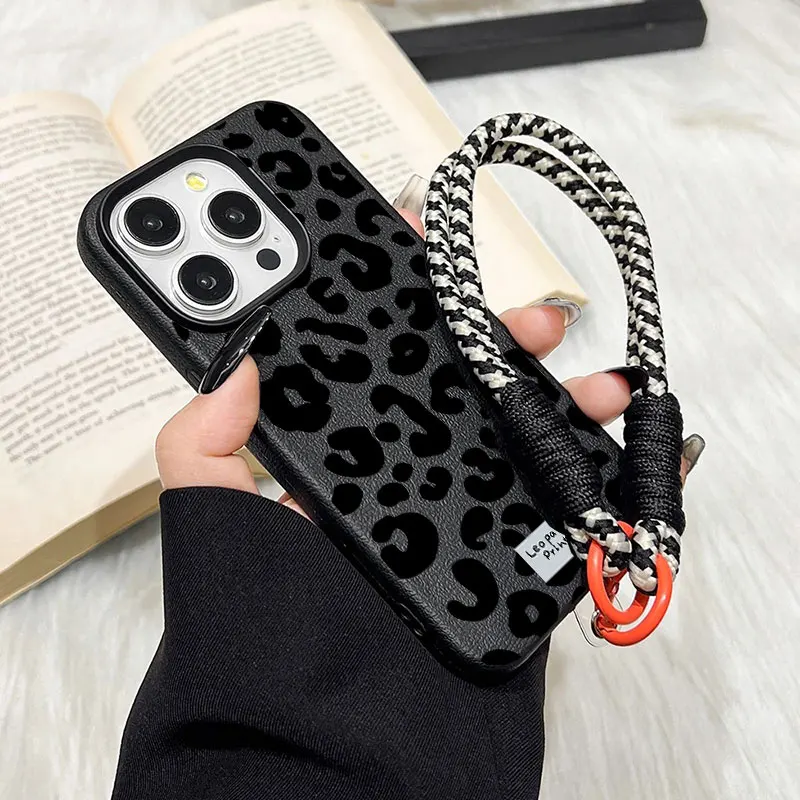 Vintage Chic Leopard Lanyard Case For Samsung Galaxy A27 A57 A37 A55 A54 A07 A06 A15 A54 A53 A32 A23 A34 A35 A36 5G Lychee Cover