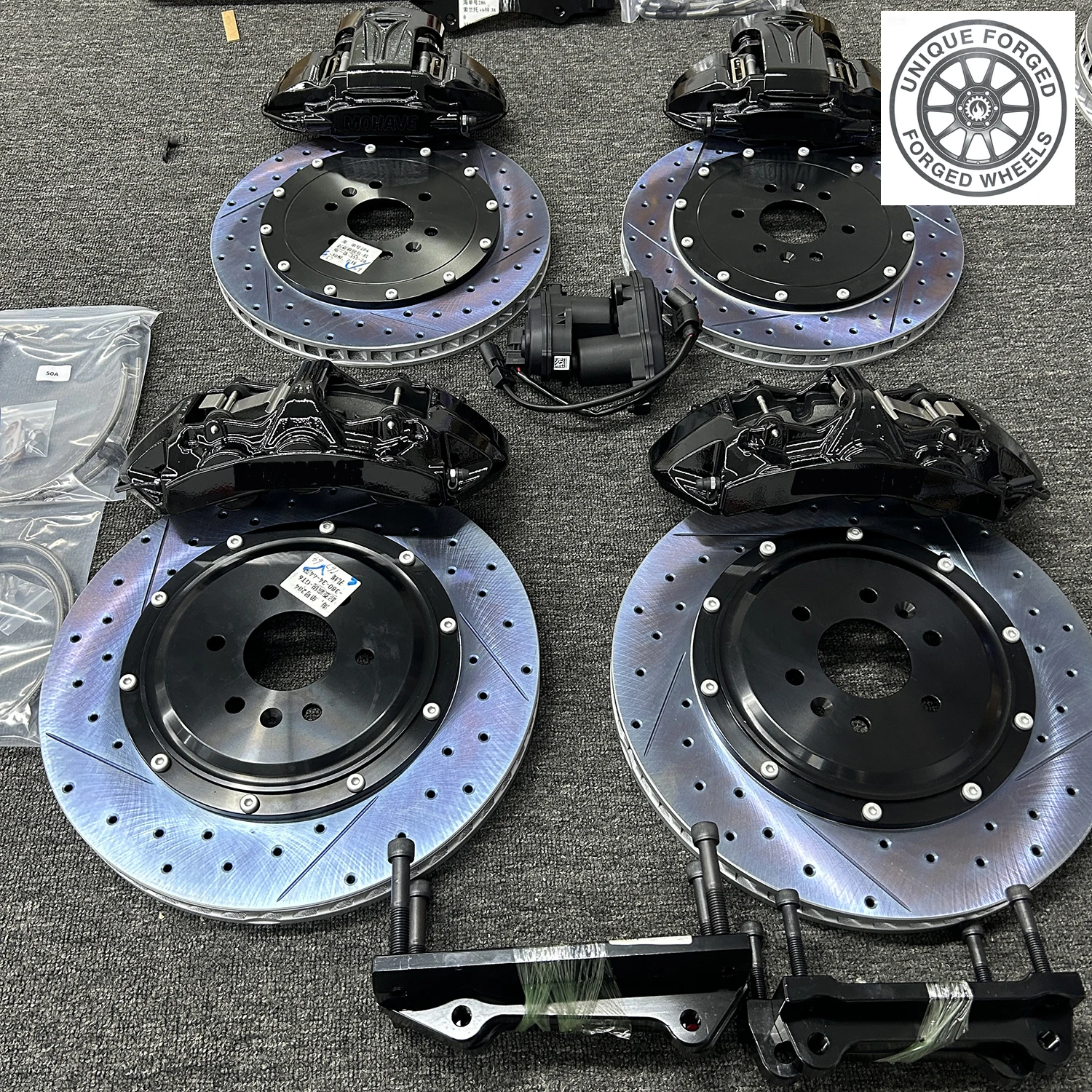 

26 Style Red 4 Piston 330mm 4 Pot 330mm Brake Caliper 2-Piece Rotor for E34 E39 E60 F10 MK Focus