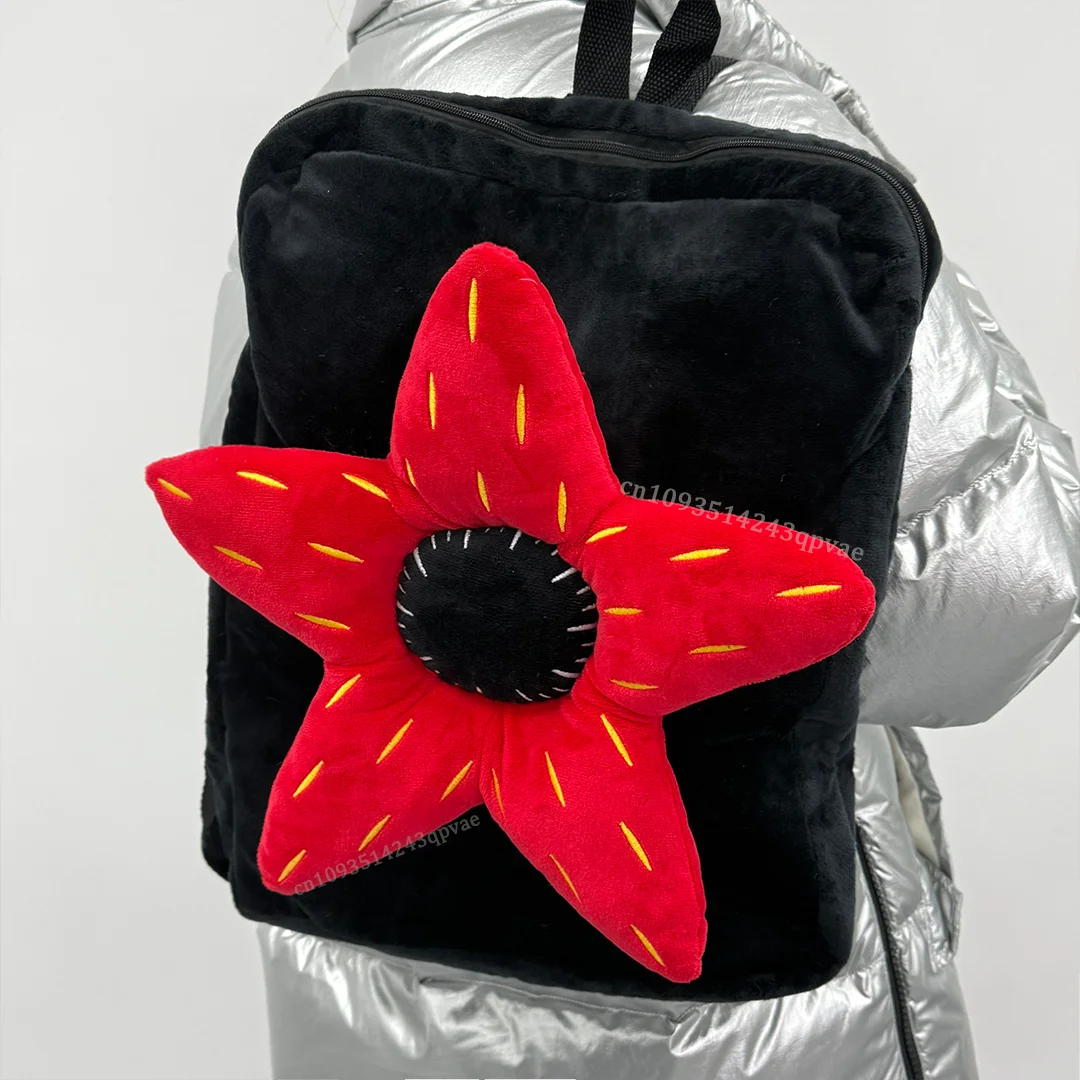 

Новый плюшевый рюкзак с красными цветами 2026 года, мягкая сумка через плечо в стиле Stranger Things, милый школьный рюкзак с цветами, подарки на день рождения и весну