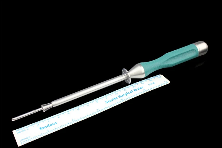 Cross holding nail driver locking screwdriver orthopedic instrument medical holding bone screw sleeve frontal nail self holder