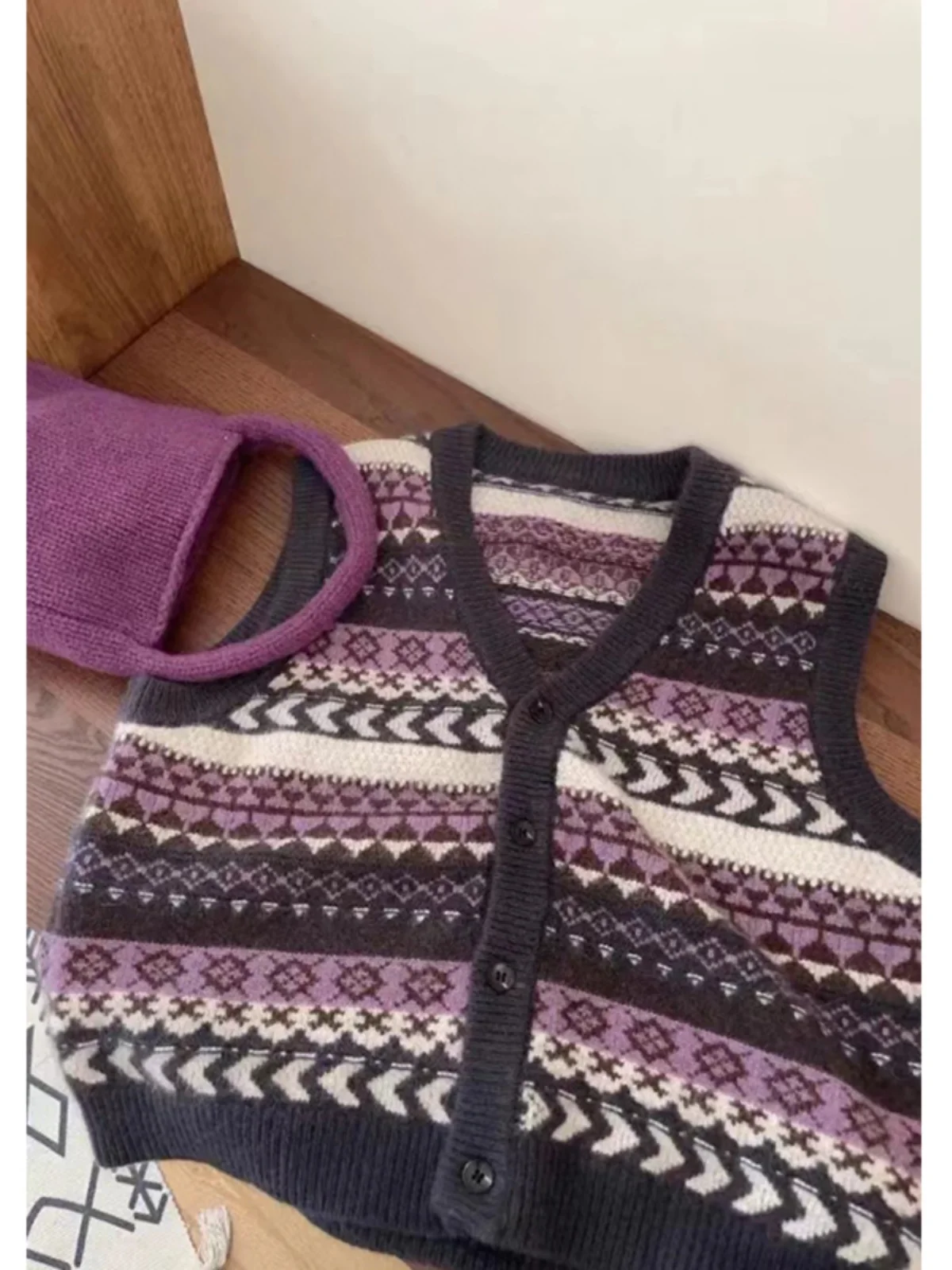 เสื้อกั๊กไหมพรมถักลายวีเนื้อนุ่มสไตล์เกาหลีสำหรับผู้หญิง แฟชั่นฤดูใบไม้ร่วงฤดูหนาว สไตล์เรโทร ลาย Fair Isle แบบคลุมไหล่