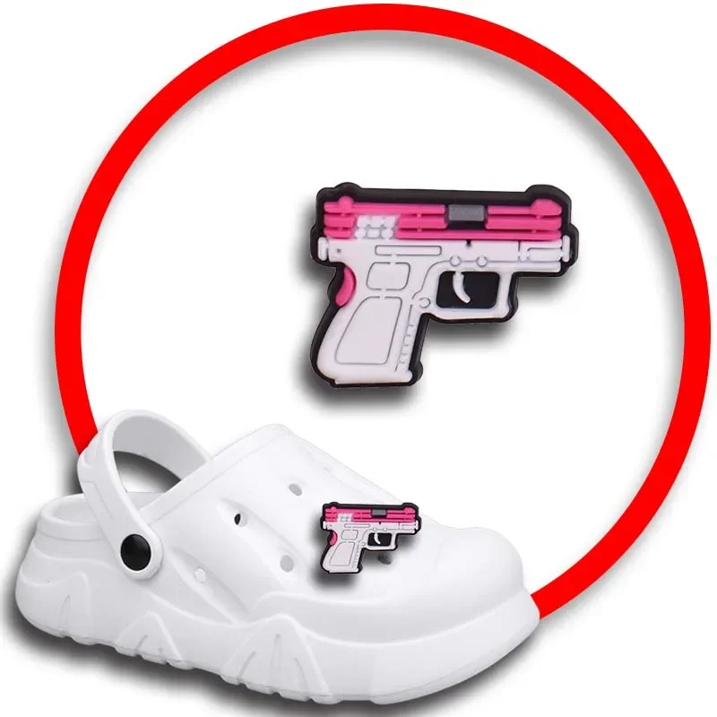 Pistol mainan jimat sepatu untuk Crocs sandal wanita bakiak pin dekorasi sepatu aksesori pria lencana anak laki-laki anak perempuan Aksesori sepatu