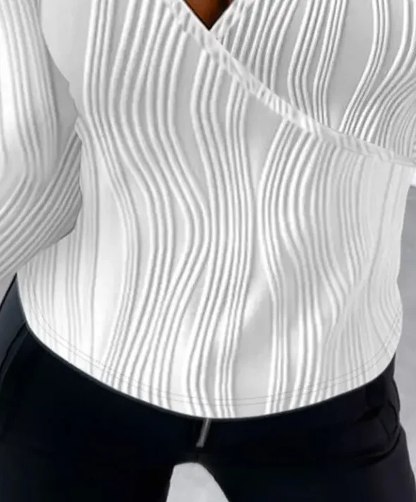 Sexy halbtransparentes Oberteil mit Herzketten-Detail, 100 % Polyester, leichtes, dehnbares Hemd mit goldenfarbenen Metallakzenten, Maschinenwasha – Detail 4