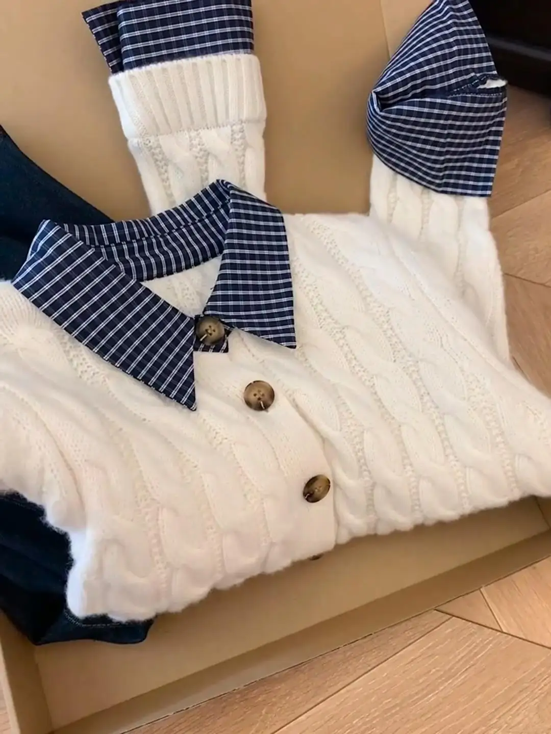 كارديجان نسائي على الطراز الكوري بتصميم قميص مزدوج وهمي فوق سترة محبوكة للخريف والشتاء، ملابس خارجية أنيقة بأسلوب عملي وقصة ضيقة