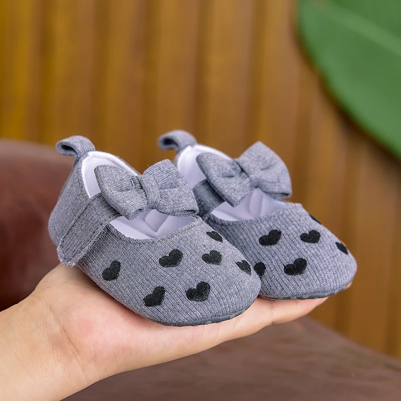 Spring and Autumn Baby Shoes, Heart Embroidered Bow Baby Shoes, Soft-Soled Newborn Pre-Walking Shoes, 0-12 Months Princess Shoes