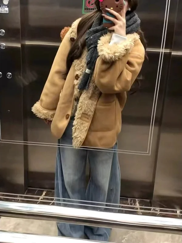 

Eco-Friendly Double-Sided Lamb Fur Jaet Women's Loose Thiened Autumn Winter Motorcycle Sle Inteated Leather And Fur Coat