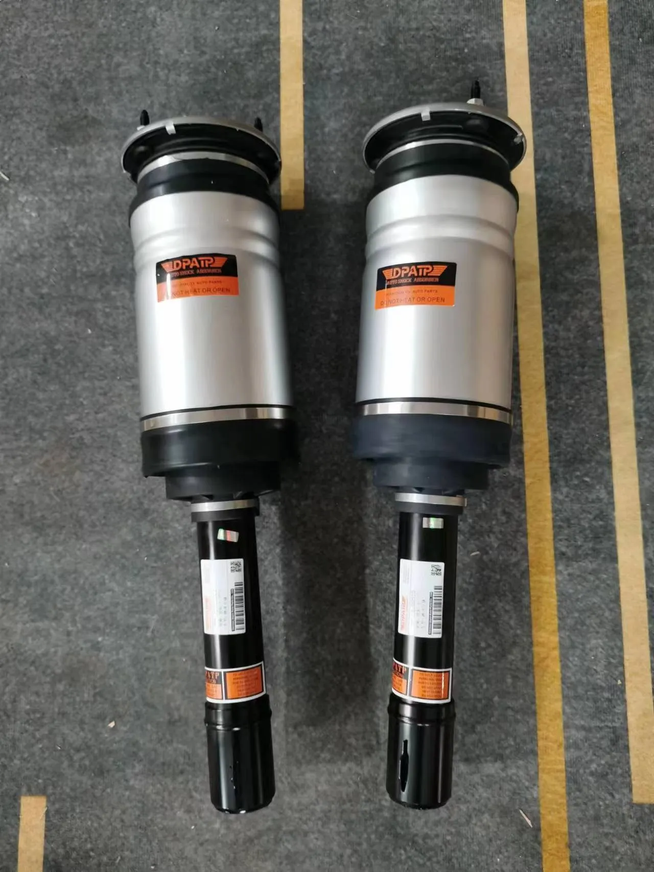 Front Air Suspension Kit LR090609 LR090610 for Land Rover Range Rover Velar DPATP High Quality Automotive Shock Absorb Air Shock