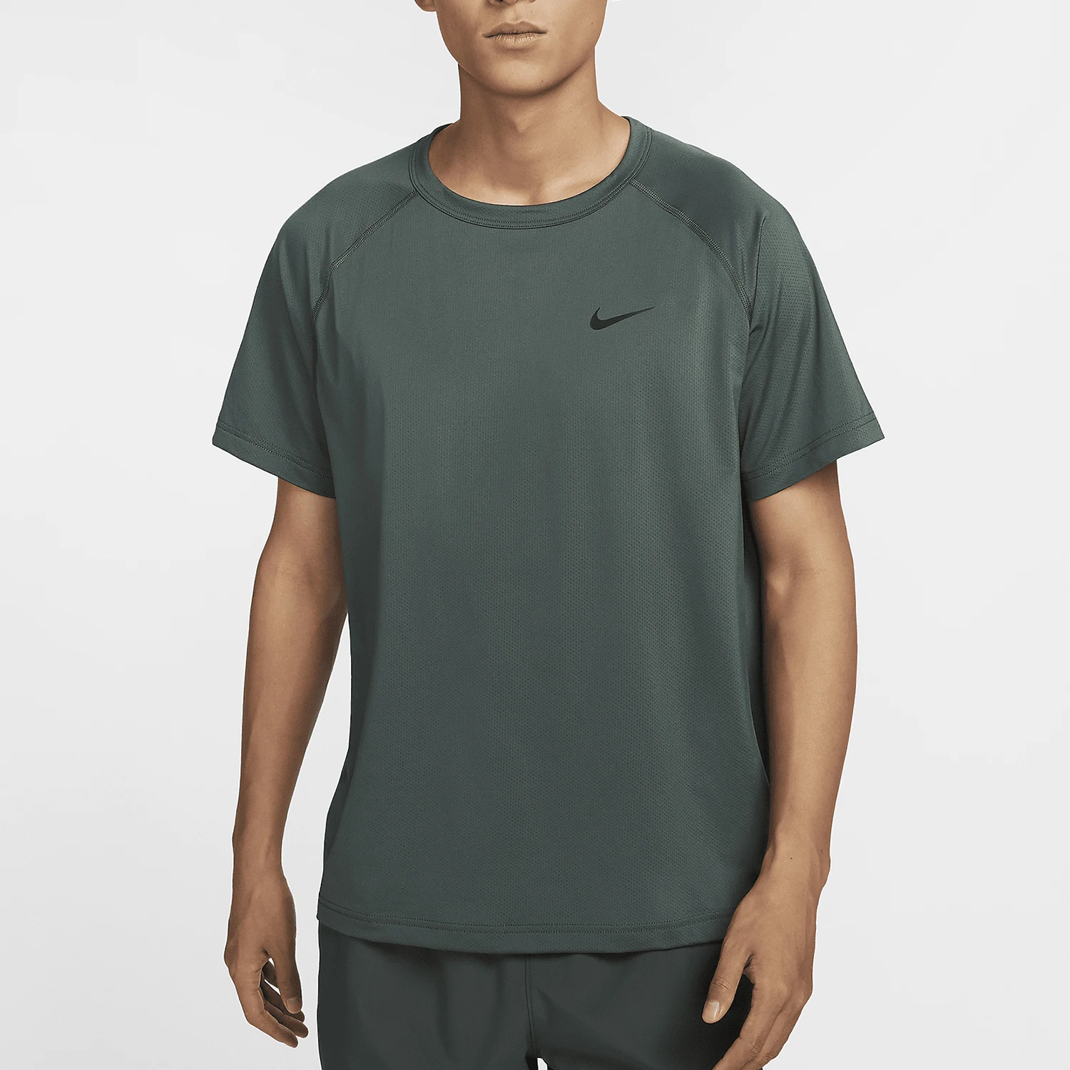 

Официальная оригинальная мужская удобная и дышащая тренировочная футболка Nike Dri-FIT Ready DV9816-338