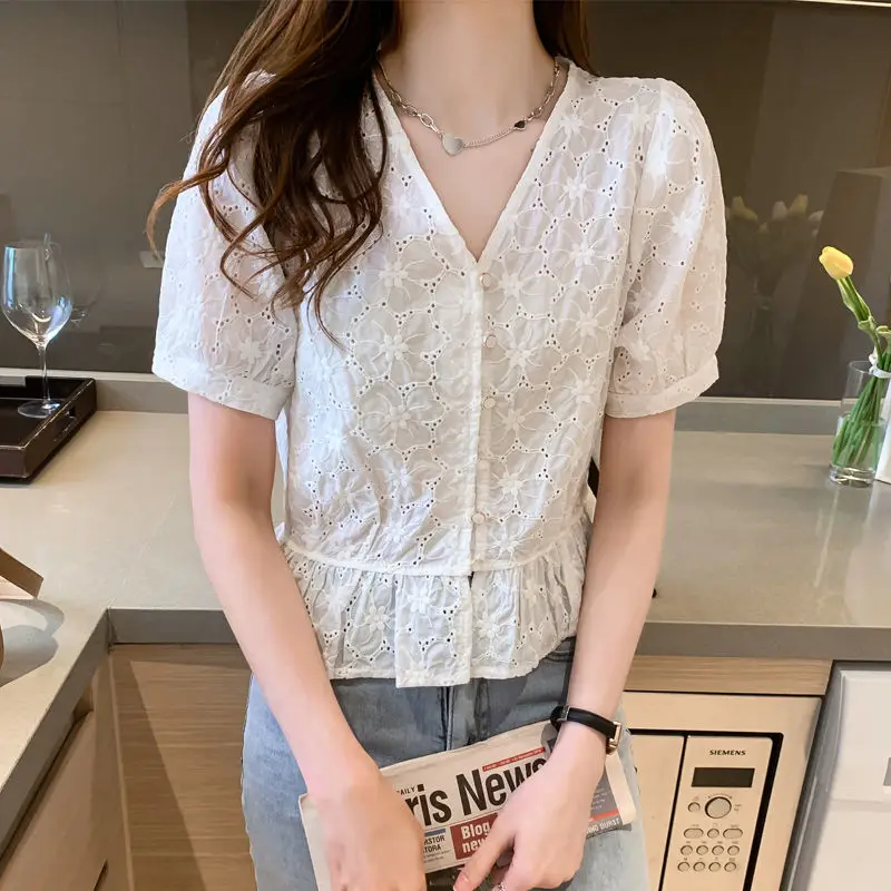 Nice Femme Summer Korean Fashion Button Solid Color V-neck Women Clothing Simplicity Trend Hollow Out All-match Appear Thin Shor