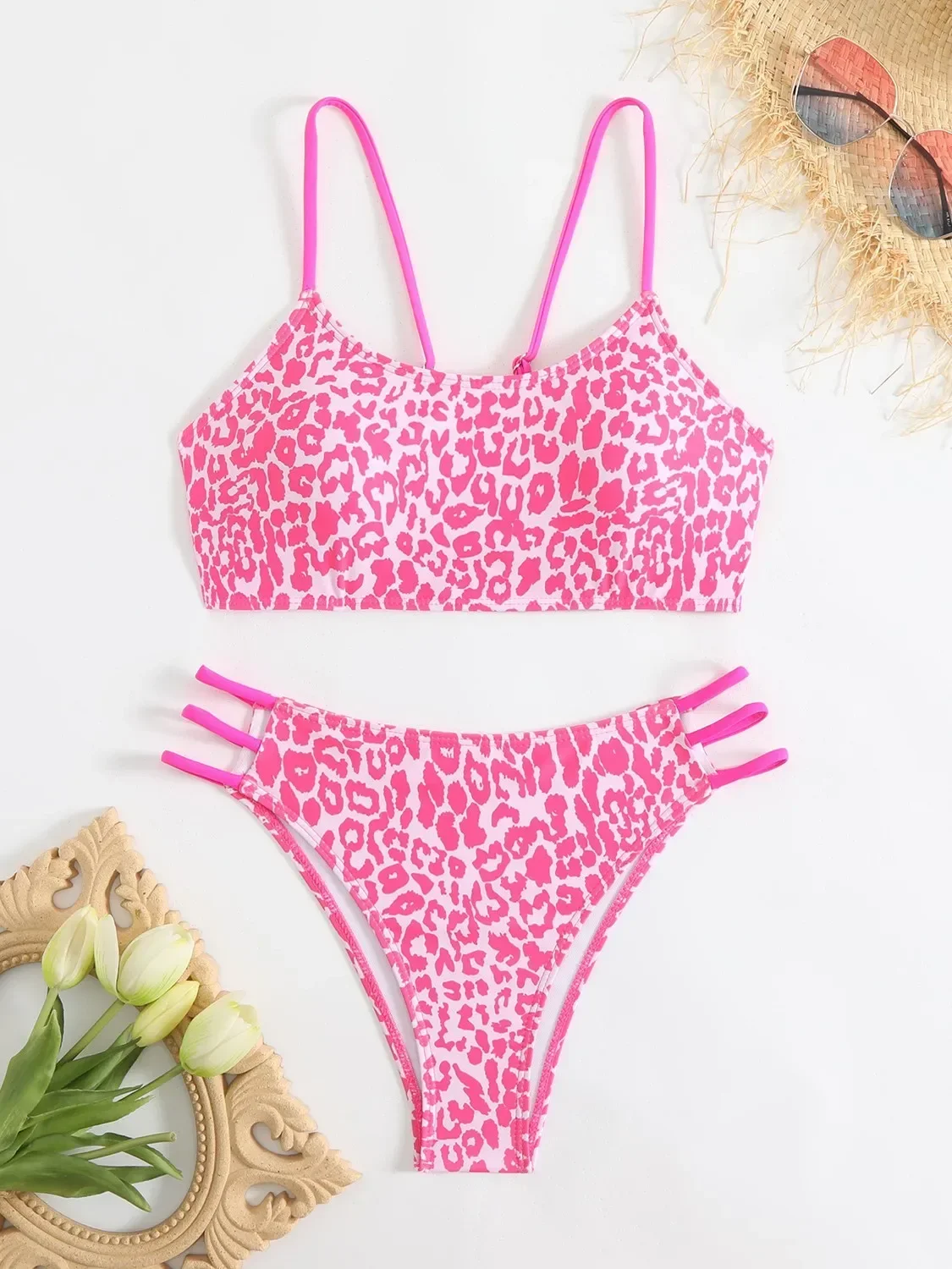 Conjunto de Bikini de retazos con estampado de leopardo negro para mujer, traje de baño Sexy de cintura alta con realce calado, traje de baño 2025