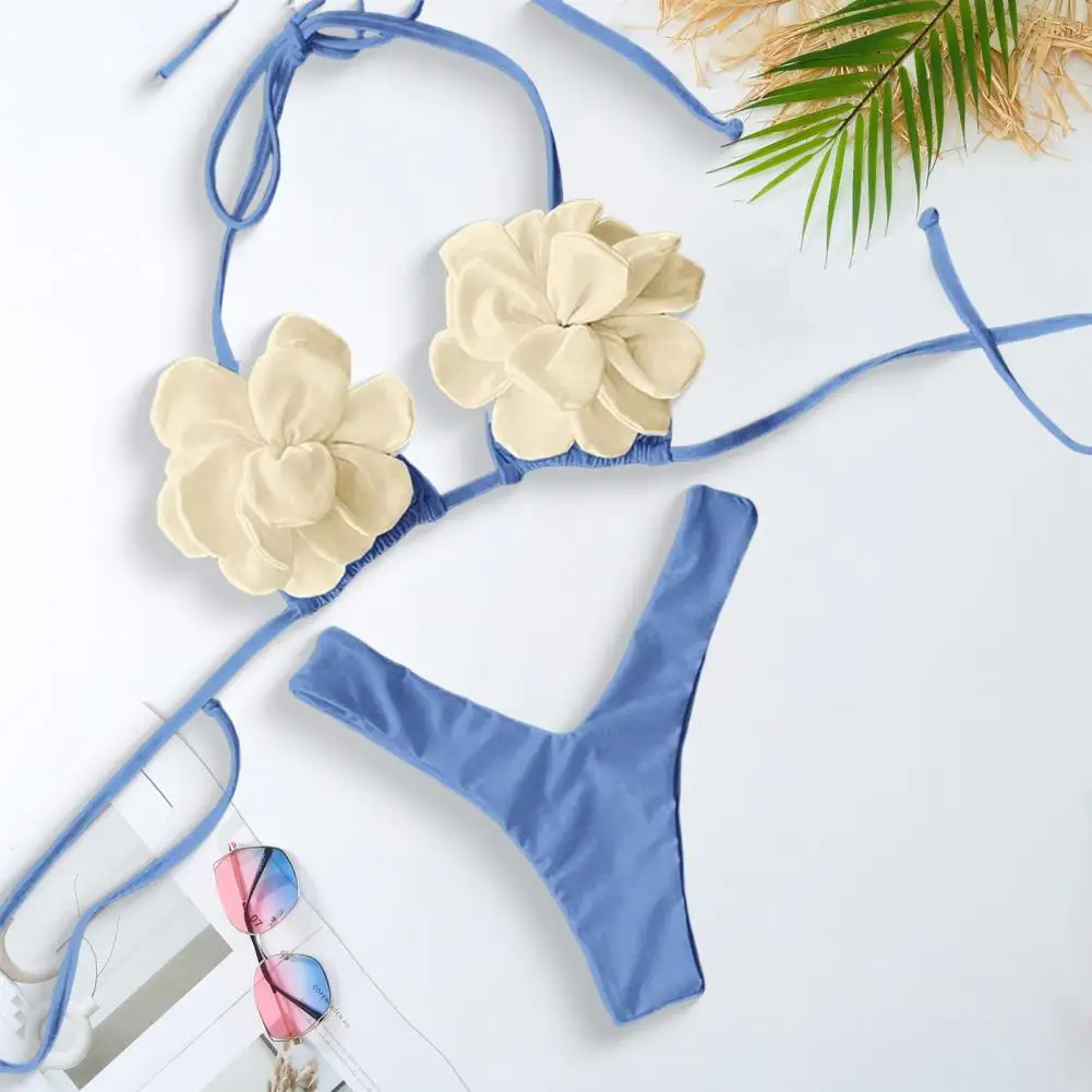 

Комплект летнего бикини 2026: 2 предмета, регулируемый топ-халтер на шнуровке с 3D цветами и плавки с низкой посадкой