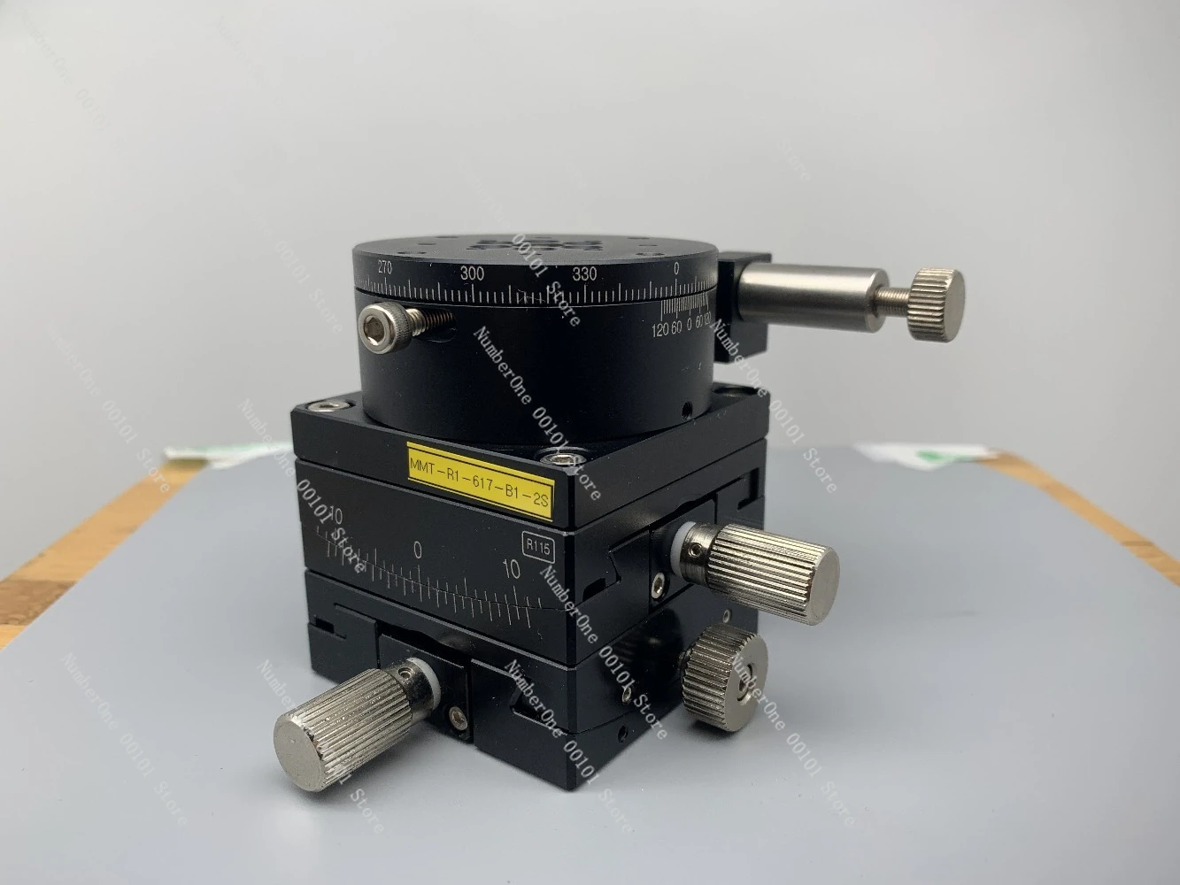Manual xyr fine adjustment platform with angle measurement + rotating platform, locking feature included