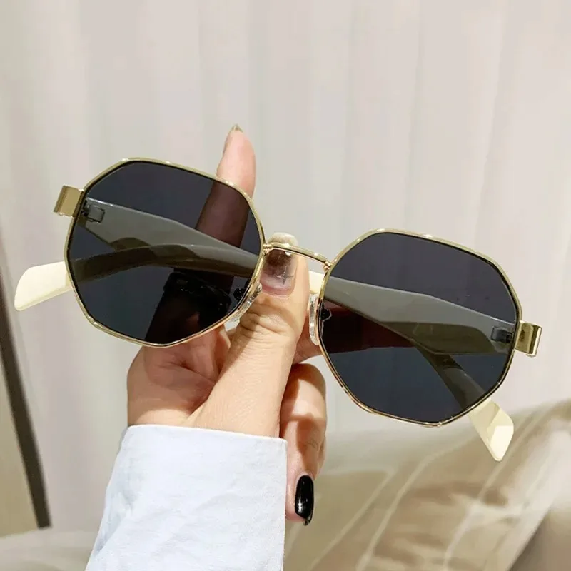 Óculos de Sol Retro de Luxo para Homens e Mulheres, Design Fashion com Armação Metálica Poligonal UV400