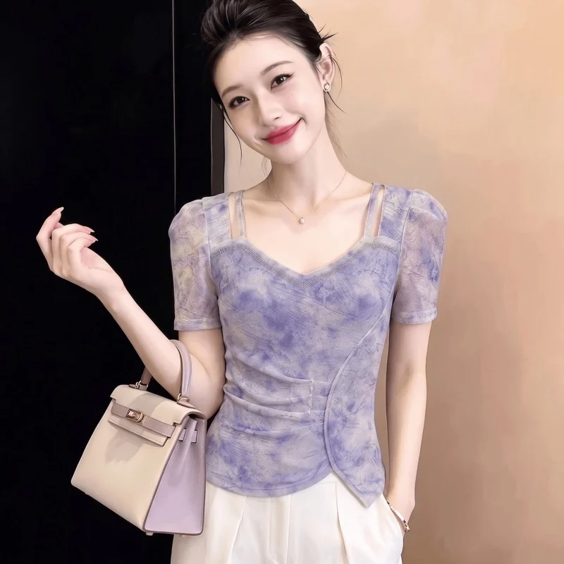 New Fashion Mesh Tie Dye V Neck Tops Women Summer Short Sleeve Designer Irregular Hem Pleated Slim T-shirt Elegant Ladies Tee