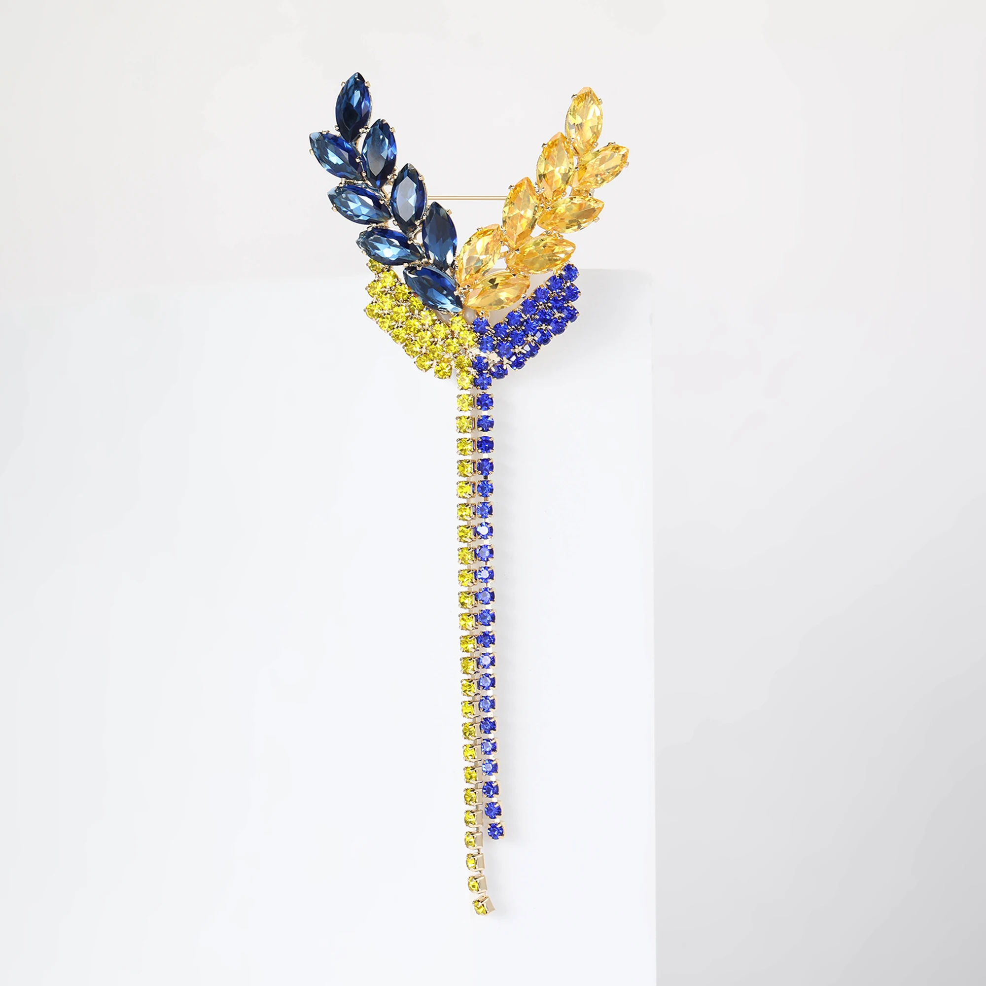 Trendy Rhinestone Wheat Ear Brooch for Women Ukrainian Wheats Pin Enamel Plant Badges Event Party Decoration Clothes Accessories
