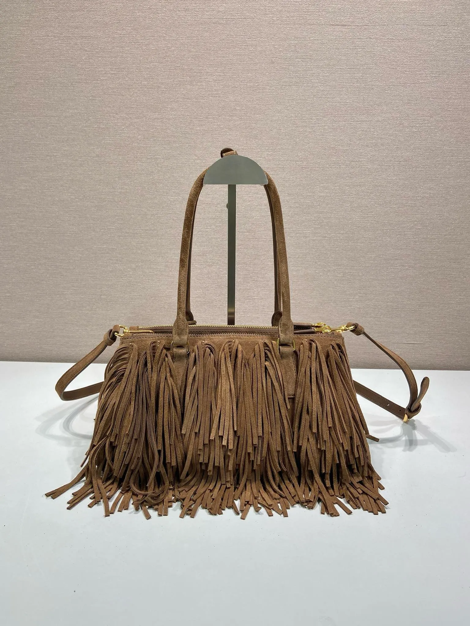 

2025 New Hot Selling Fringe Shoulder Bag – Luxury Suede Leather, Adjustable & Detachable Strap, Spacious