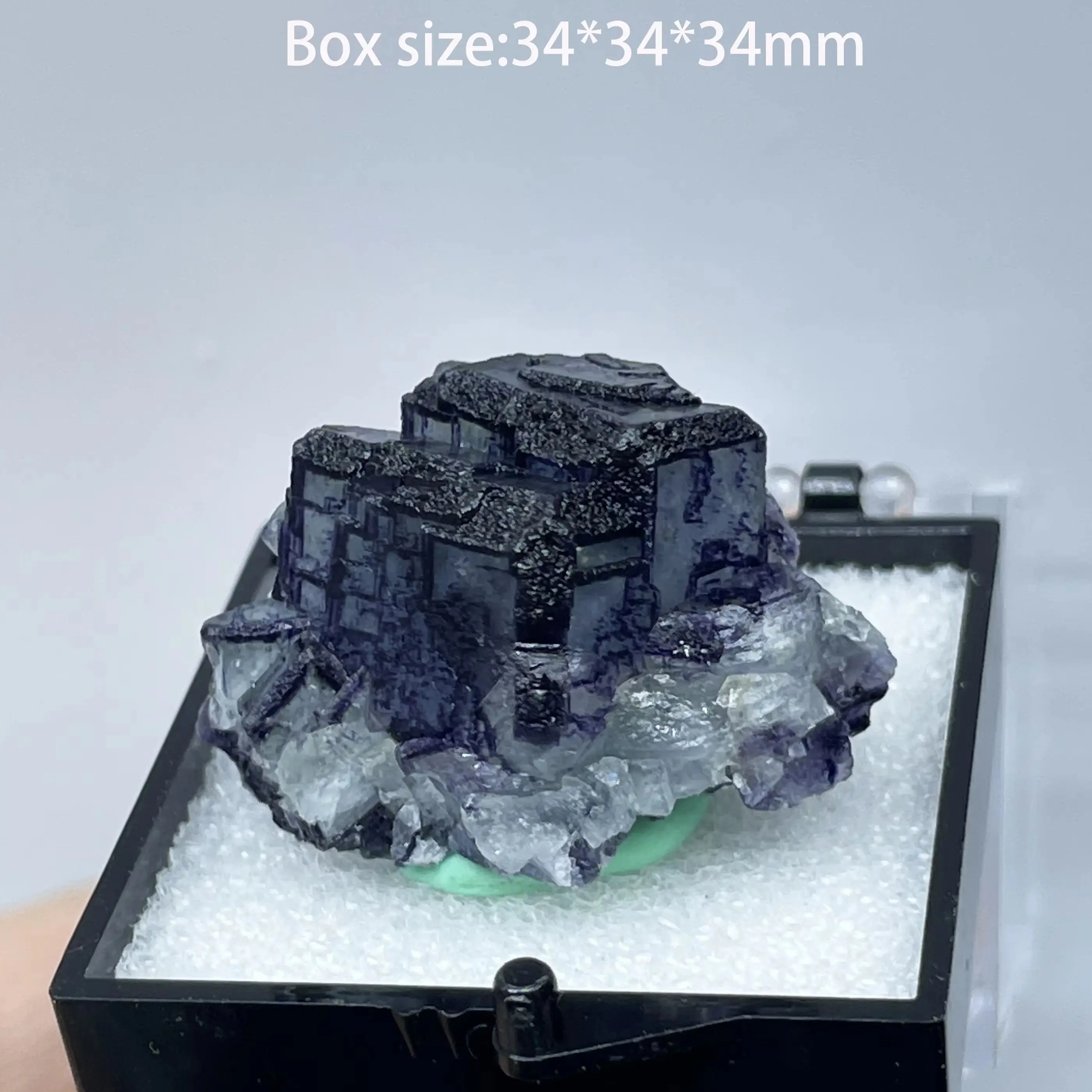 Natural Fluorite Quartz Crystal Ore Mineral Specimen Healing Stone for Home Decoration and Teaching