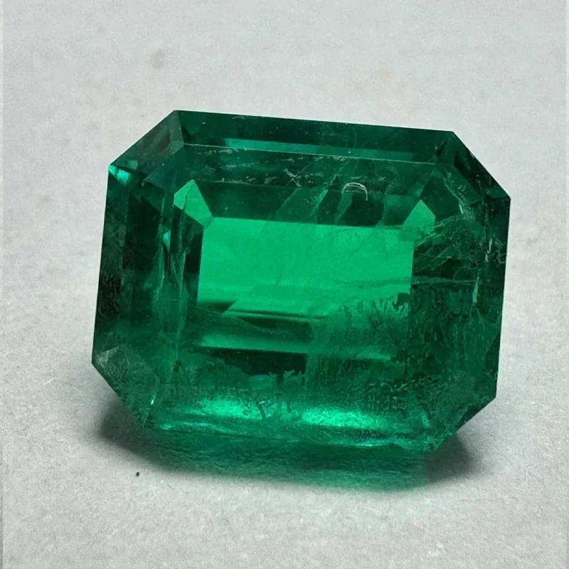 

Hydrothermal Hand Cutting Emerald Cut Laboratory Columbia Emeralds with Cracks Inclusions Inside Selectable AGL Certificate
