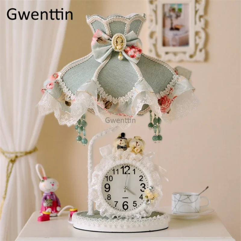 Moderna Principessa Led Lampade Da Tavolo con Orologio Tessuto di Pizzo Supporto Da Tavolo Apparecchi di Luce per I Bambini Camera Da Letto lampada