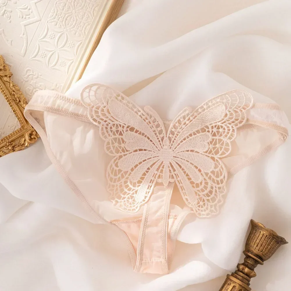 ชุดชั้นในเซ็กซี่ลูกไม้ผู้หญิงกางเกงแนวราบโปร่งใส Hollowed Out Thong ชุดชั้นใน