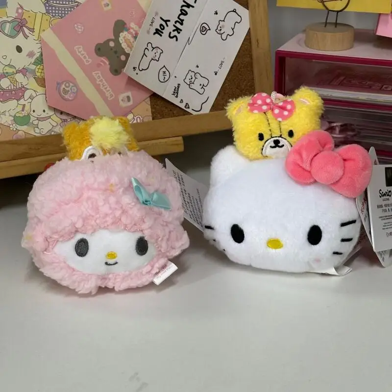 พวงกุญแจตุ๊กตาซานริโอ้ ลายการ์ตูนเปียโน ทิปปี้ เฮลโล คิตตี้ ของเล่นตุ๊กตาขนนุ่ม ดึงสายได้ ใช้ตกแต่งกระเป๋าเป้สะพายหลังเด็กผู้หญิง ของขวัญสำหรับคู่รัก