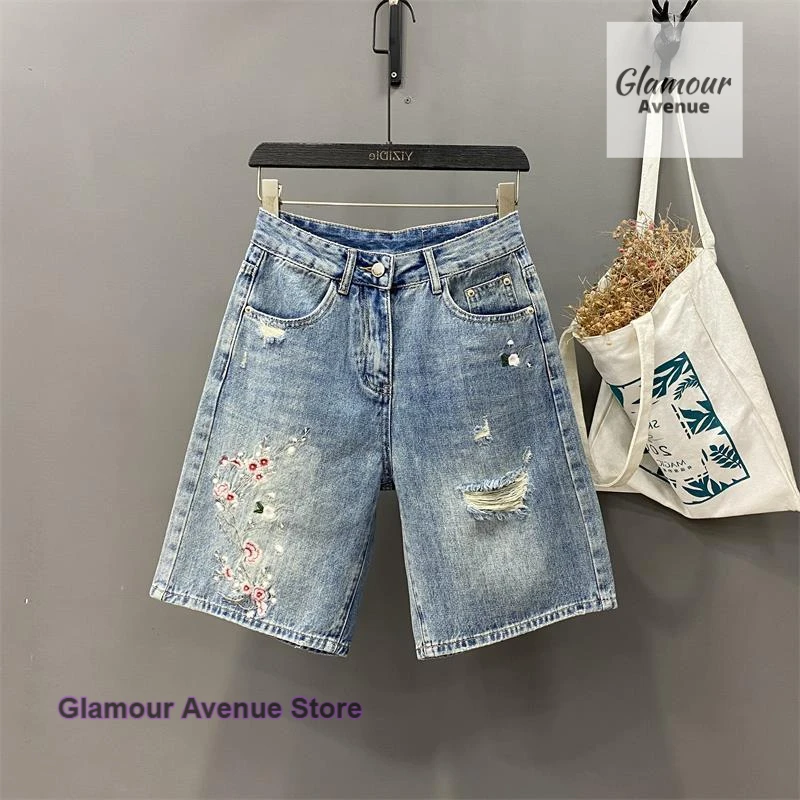Light blue retro embroidered flowers with thin holes and straight pants for women's summer new fashion denim cropped pants.