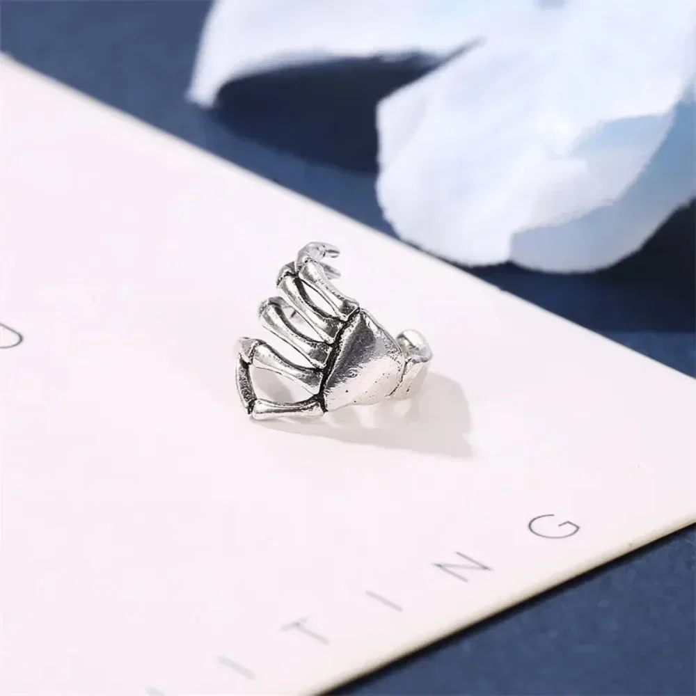 Simple Retro Gothic Skull Hand Bone Clip Fake Pierced Earrings Hip Hop Punk Rock Halloween Fashion Party Men and Women Jewelry view 5