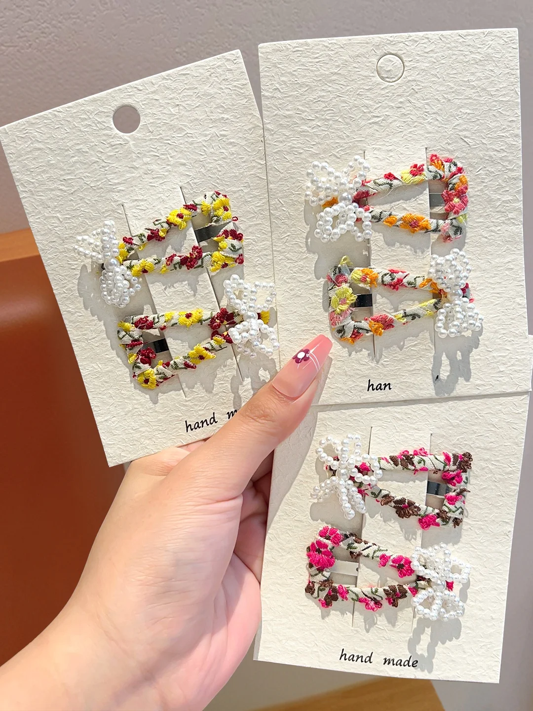 presilha-de-cabelo-estilo-doce-com-laco-floral-e-perolas-–-acessorio-lateral-para-meninas-nao-danifica-o-cabelo-versatil-para-todos-os-tipos-de-cabelo