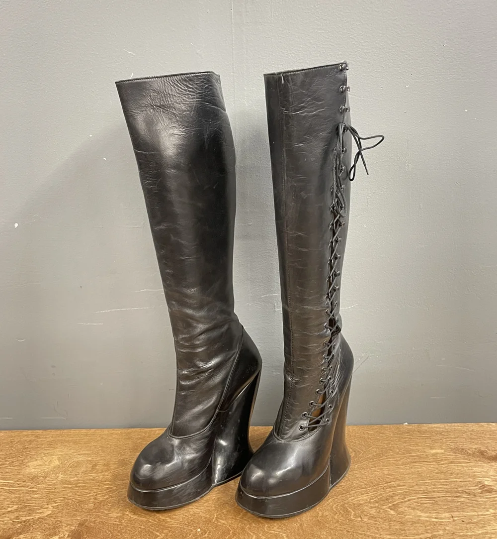 Gothic Style Black Leather Knee-High Wedge Boots Full-Length Lace-Up Front Platform Sole Design Round-Toe Cool Punk Boots