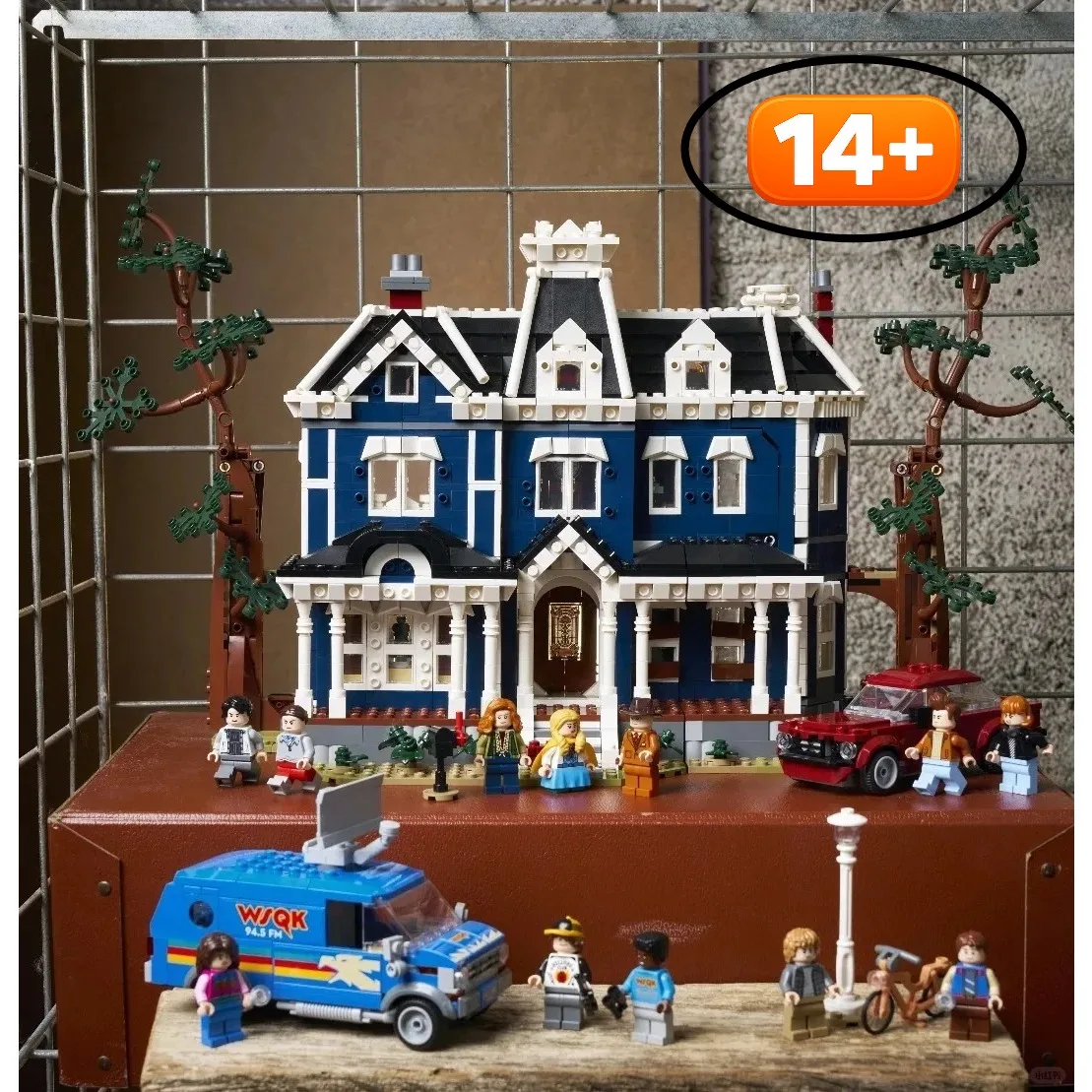 

2593PCS Haunted House Blocks Set Horror Mansion Modular Building Toy DIY Bricks Gift for Kids Adults 14+ 11370