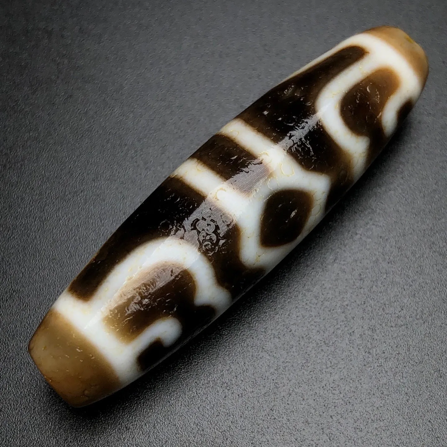 Rare Tibetan Buddhism Agate Lotus Mage Hat Totem Dzi Bead Necklace Pendant Z1947